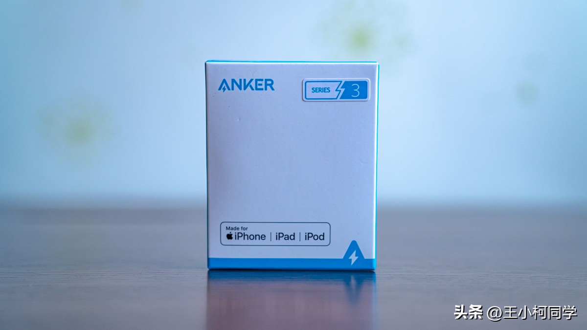 anker磁吸充电宝使用教程,anker磁吸充电宝一代与二代区别