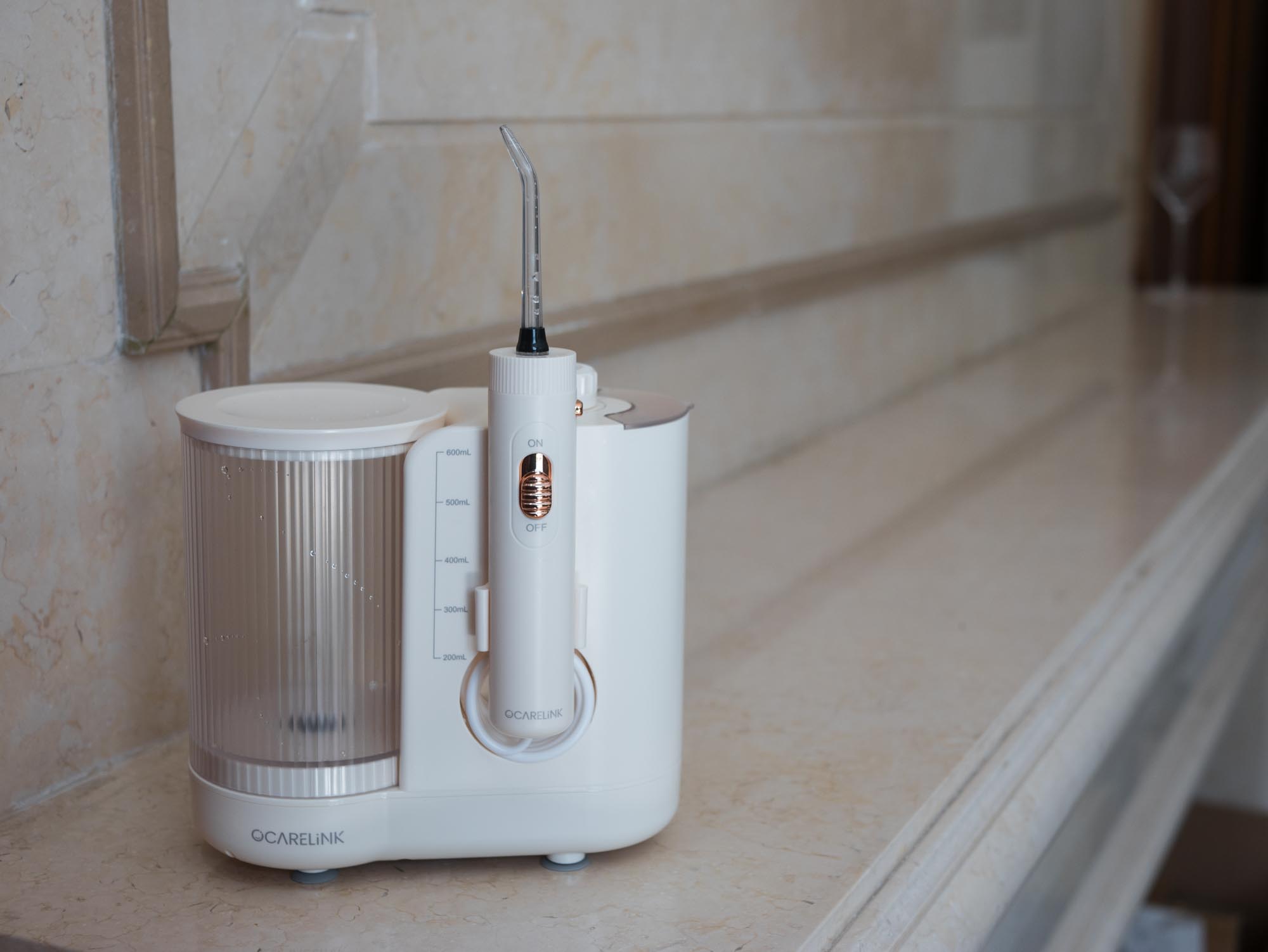 全家人的深层口腔清洁保障，OcareLink智能家庭款冲牙器