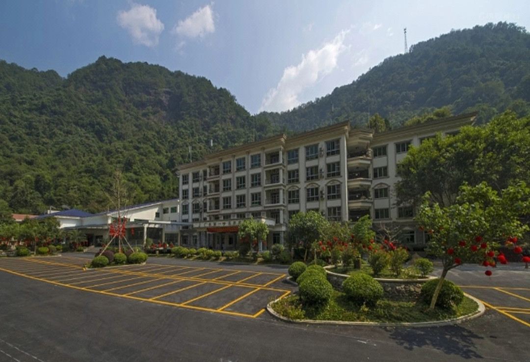 广东最值得推荐的温泉度假村,广东第一峰温泉是真温泉