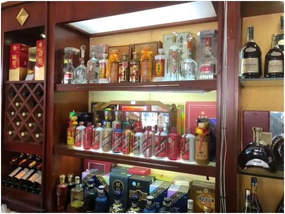 43度飞天茅台和53度迎宾哪个好喝,飞天茅台43度和五粮液53度哪个好