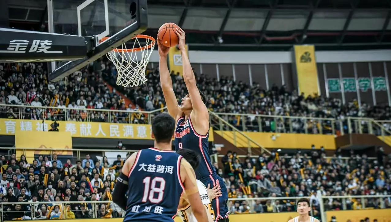 广东队第3个外援,广东队确定第三外援亚当斯