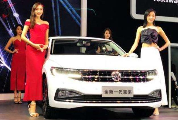 19款宝来自动舒适版都有哪些内饰,同级车空间实测