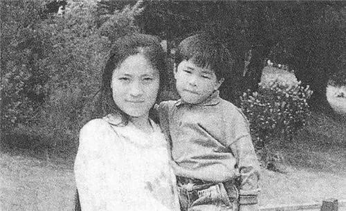 诗人顾城29年前砍死妻子后自杀，遗愿儿子别太像他，如今儿子怎样