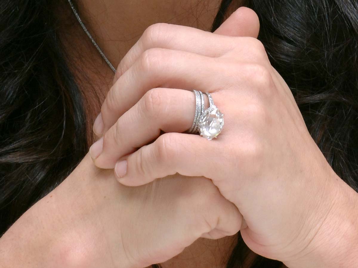 明星戴的都是什么钻戒啊,盘点里哪个女明星戴的钻戒最大