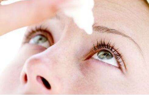 一到冬天喉咙就痒干咳怎么办,天气干燥眼睛干痒吃什么药