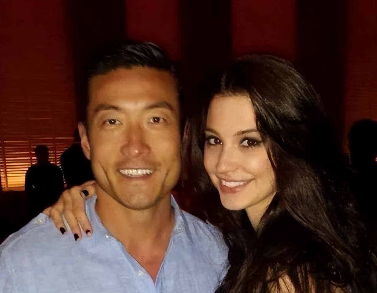 美籍亚医年入320万美金,妻子却飞往世界各地做应召女郎,缺钱?