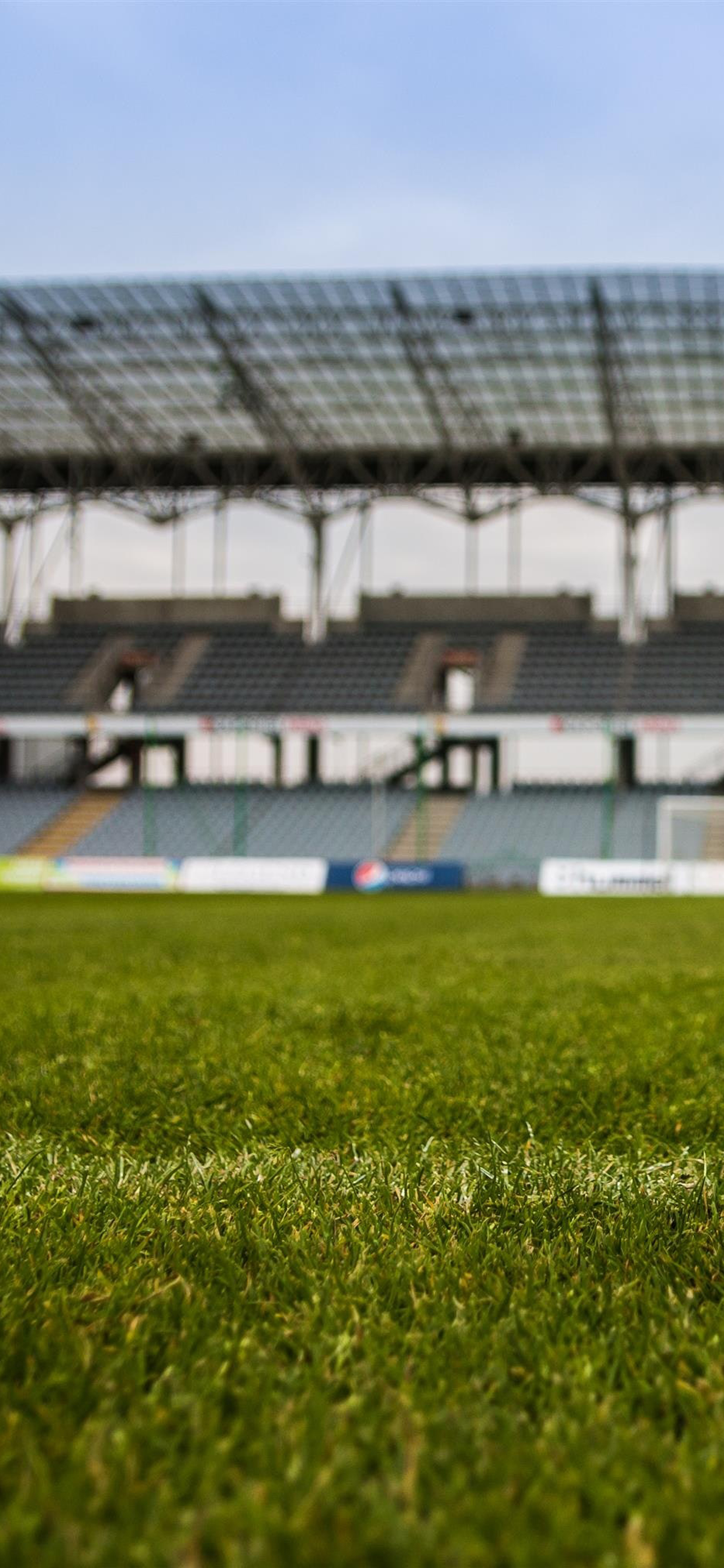 iphone13足球壁纸全面屏,苹果13pro足球壁纸