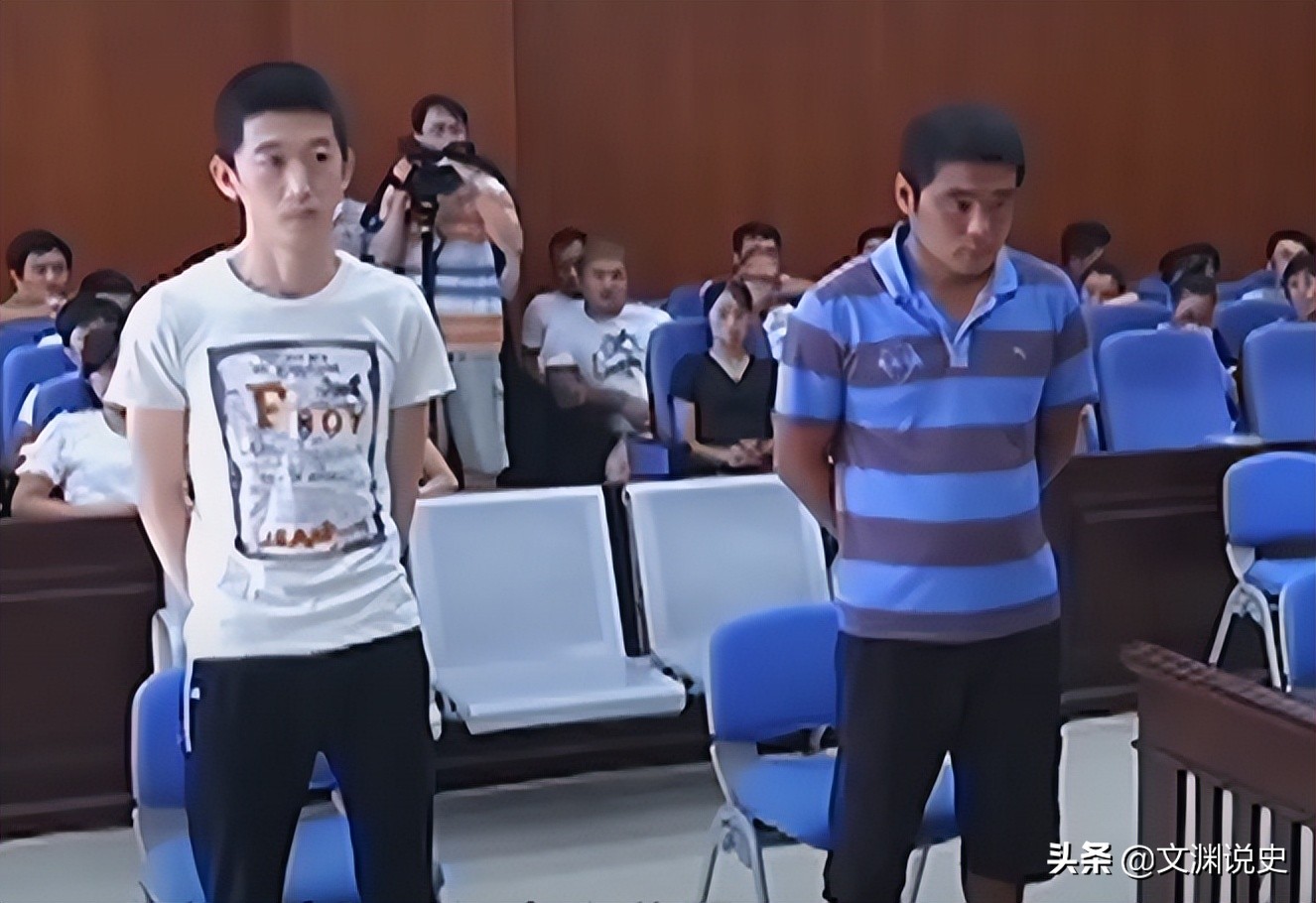 上千人聚集荒山野岭,户外40多人游戏聚会