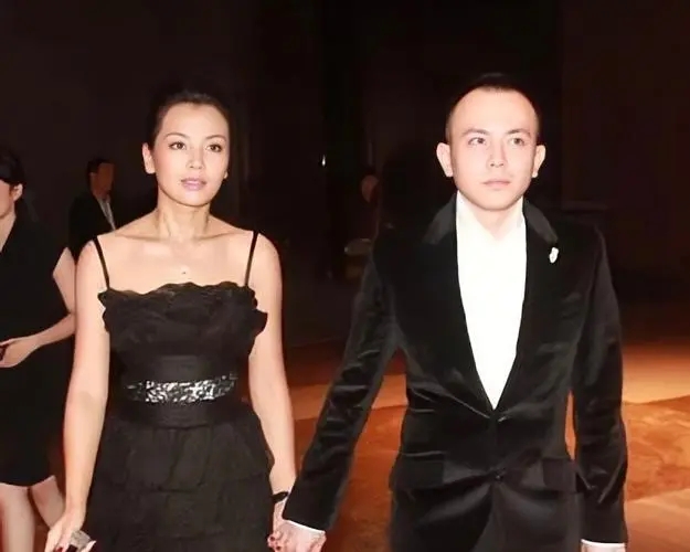 曝王珂再次投资失败！整整亏损12亿？刘涛凌晨发文心态全崩