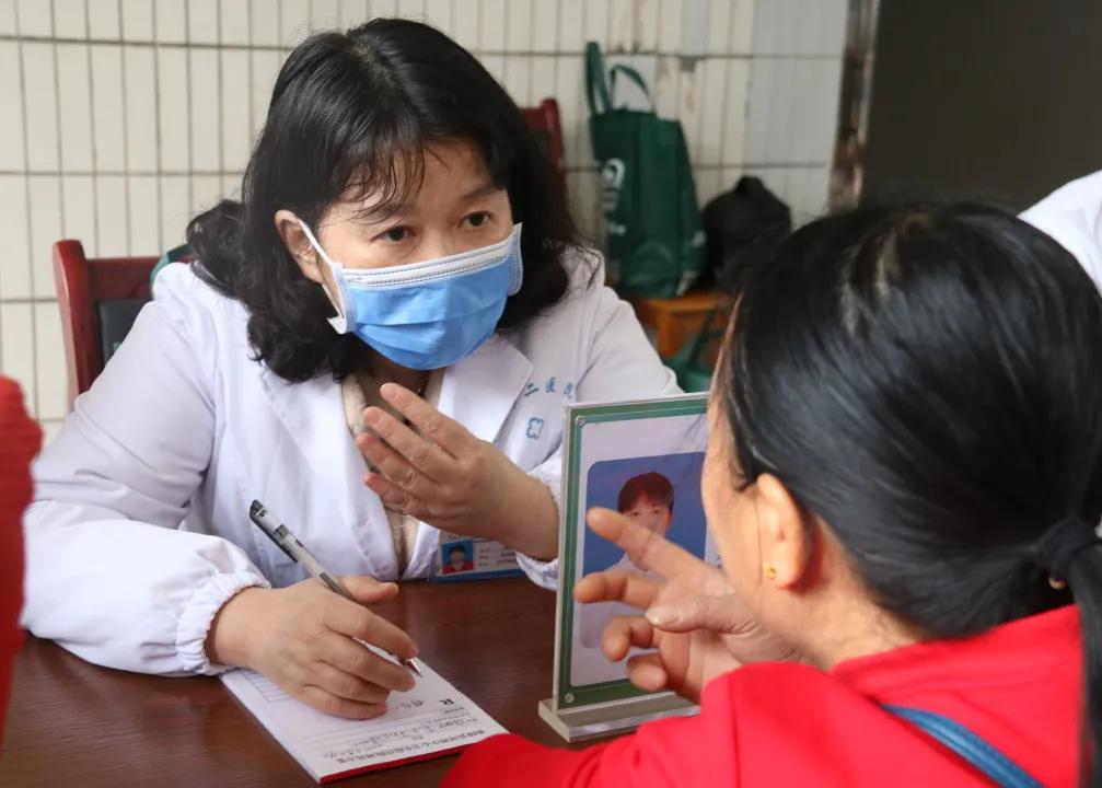 拼命三娘穿越到古代,从拼命三娘到最美院长图片