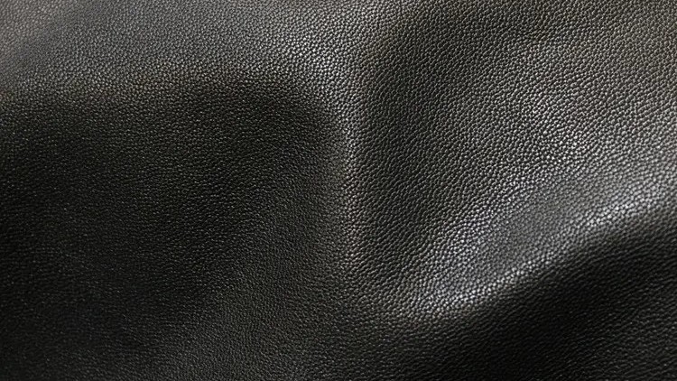 为什么皮鞋不臭脚,为什么皮鞋内里采用猪皮的多