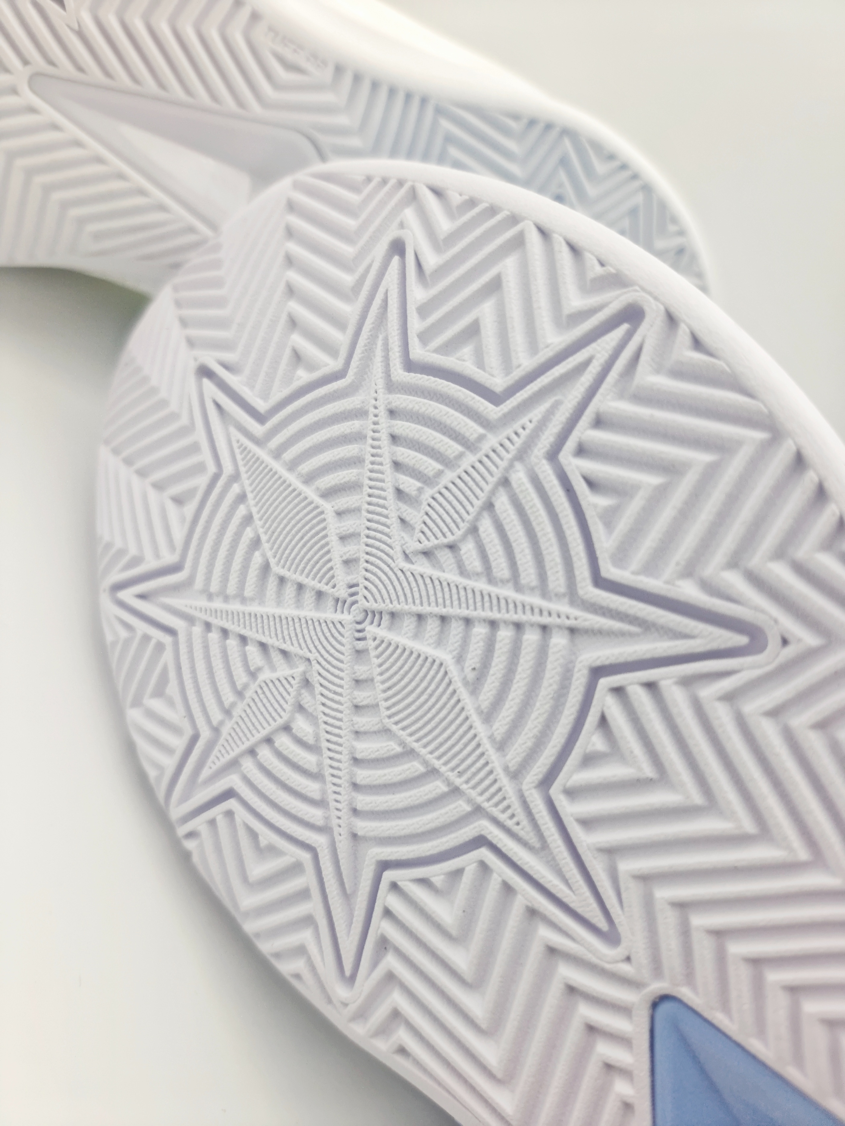 利刃3v2鞋面强度最好的配色,利刃3v2便宜的配色