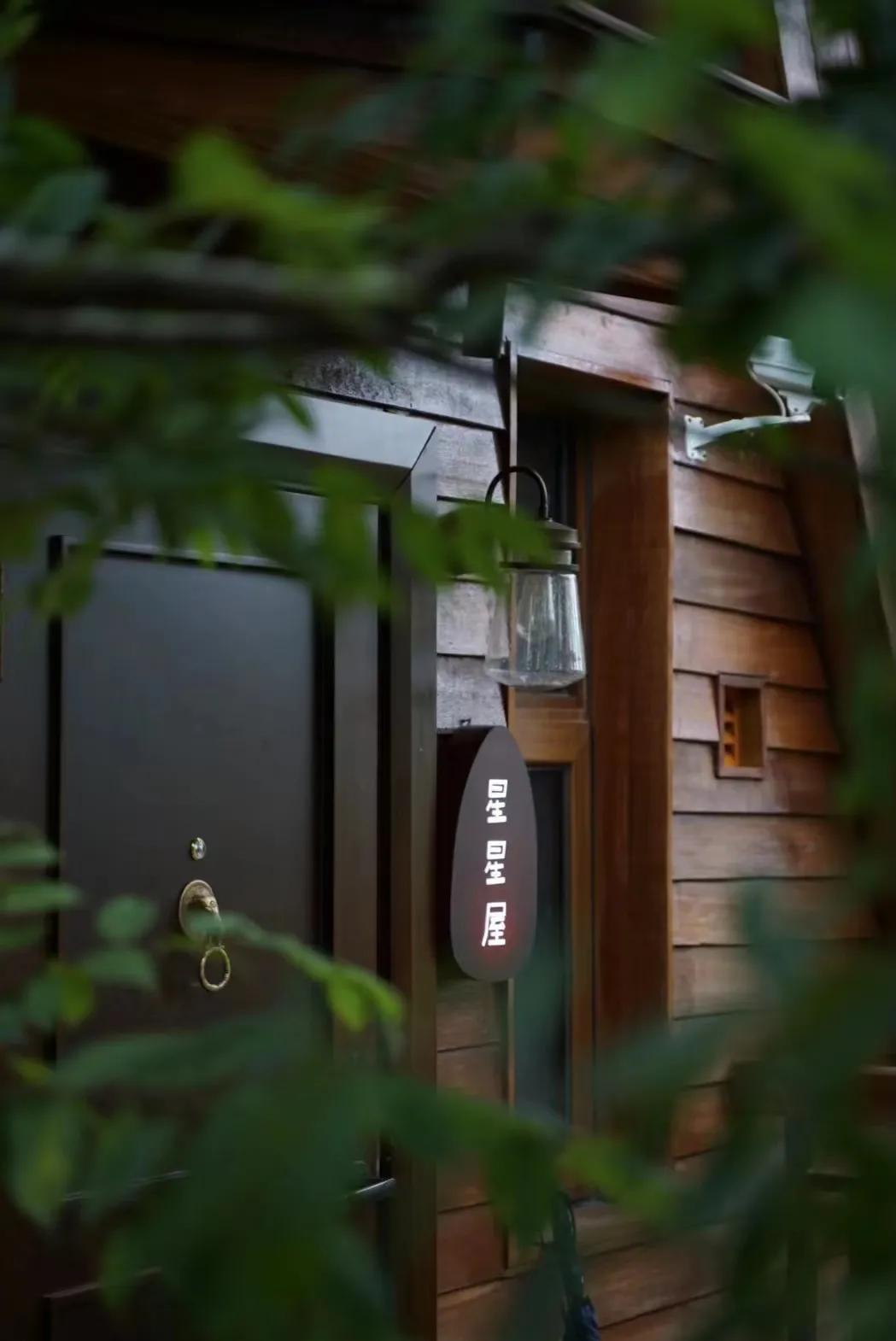 小精灵同款树屋绝了!遛娃的秘密基地,诗境家园里的度假圣地