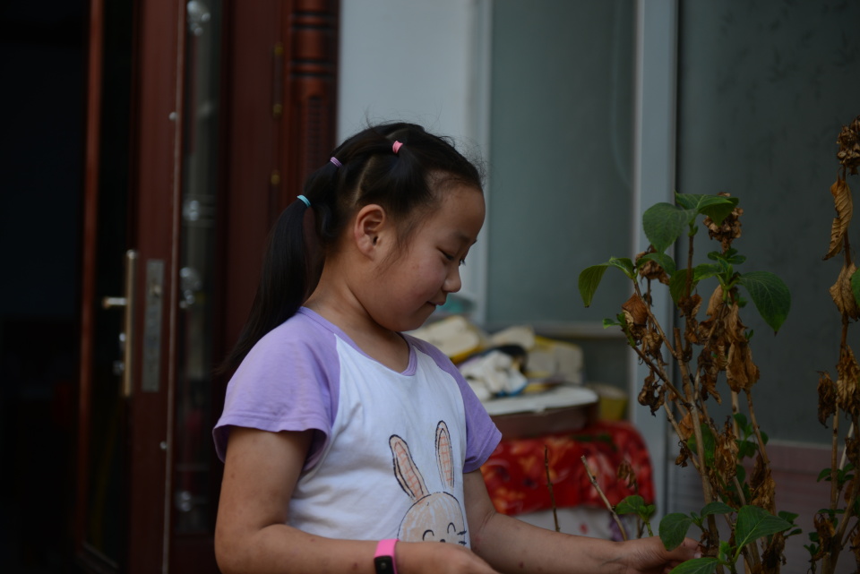 6岁女孩身患罕见病,7岁女儿患罕见病父亲不闻不问