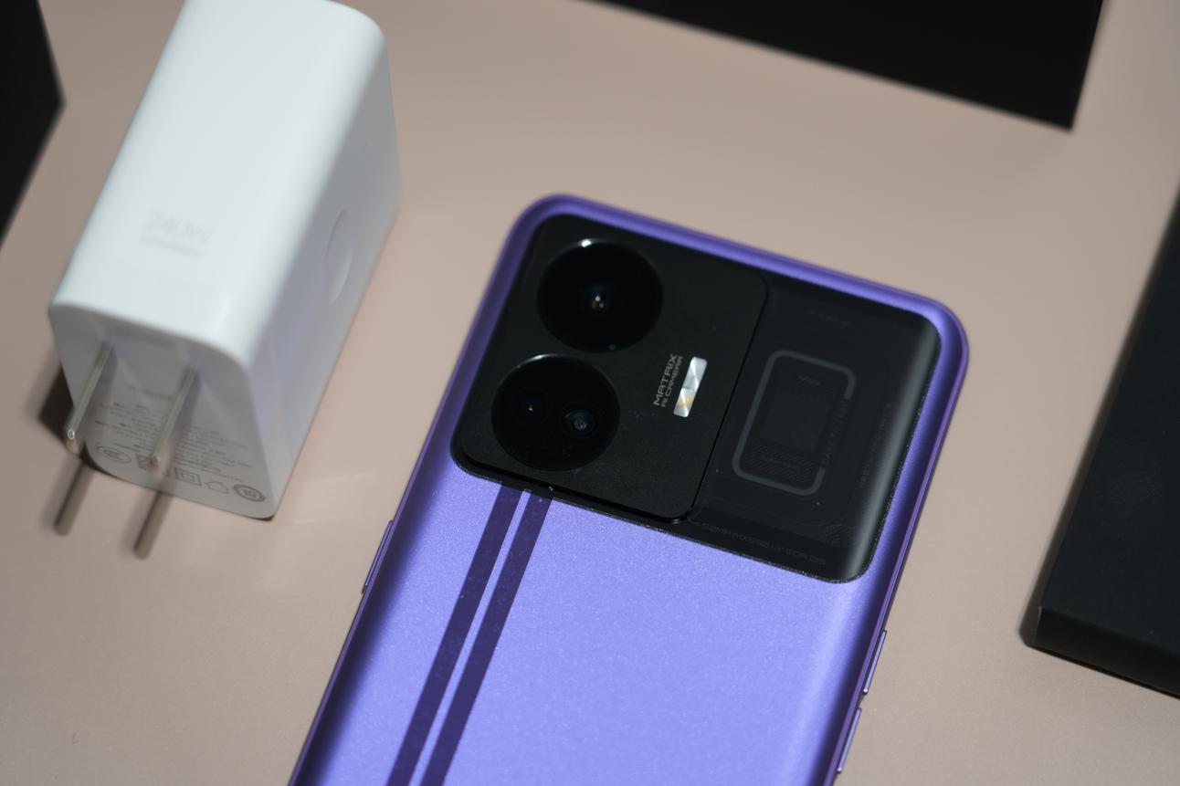 真我gtneo2t和真我gtneo闪速版,真我gtneo5将搭载240w快充