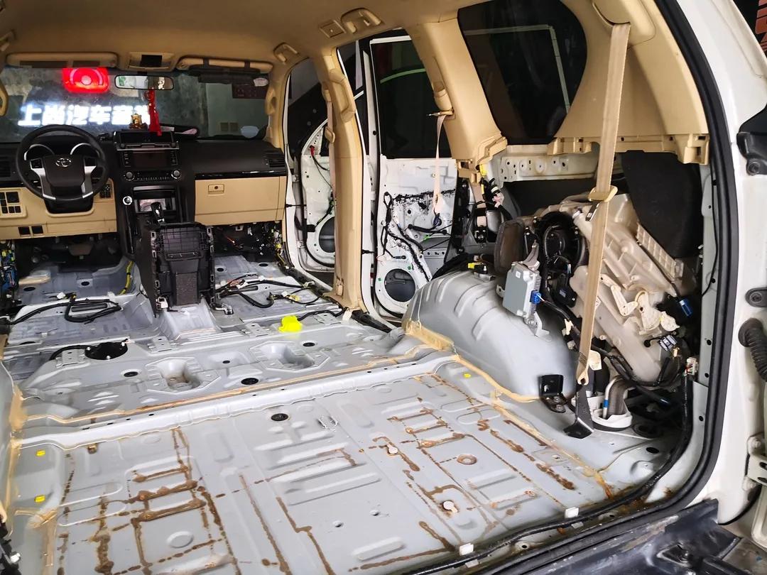 俄罗斯阿德萨隔音测评,帕萨特隔音测试