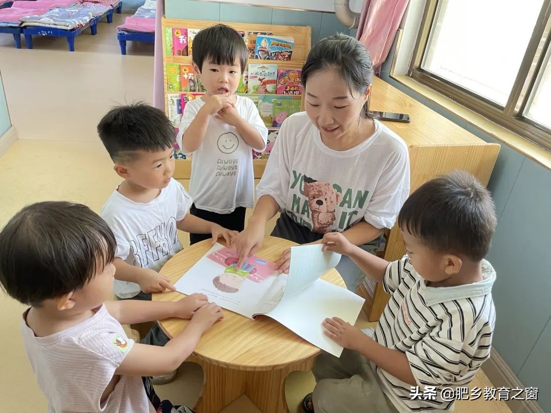 精心呵护育幼苗教导有方启人生——肥乡区第三幼儿园家长赠送锦旗