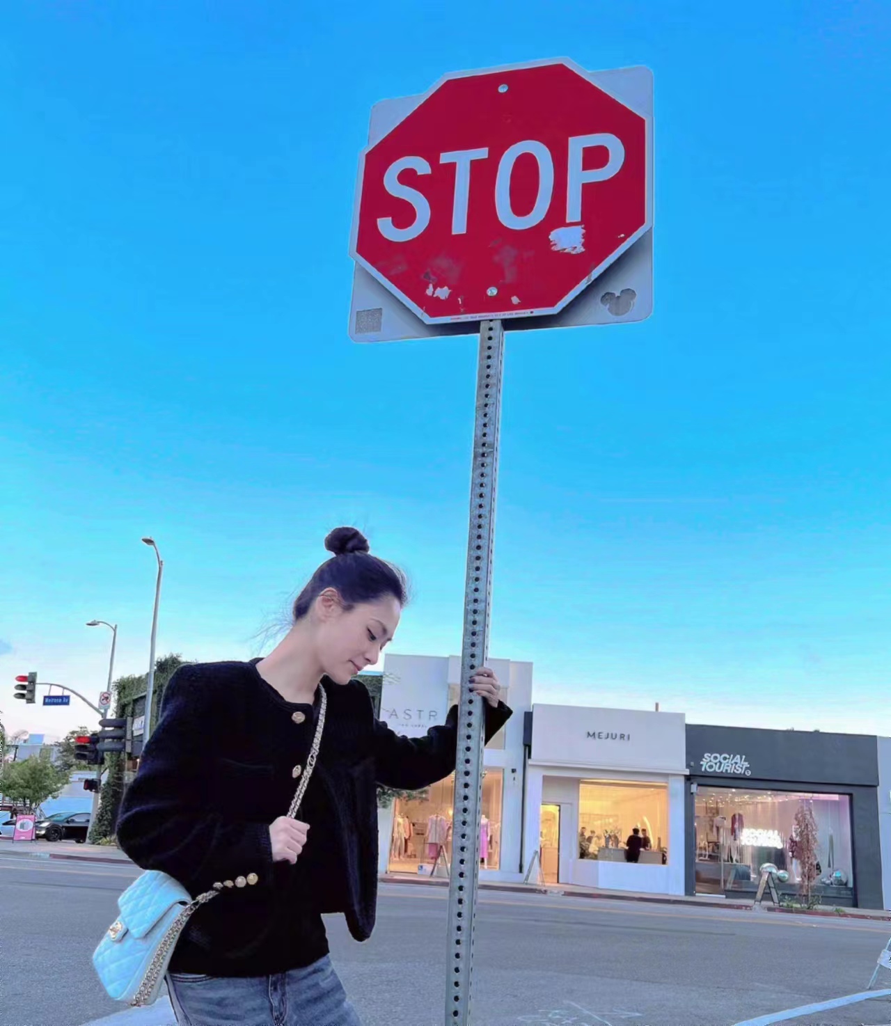 阿娇同款穿搭,41岁阿娇戴帽子近期穿搭