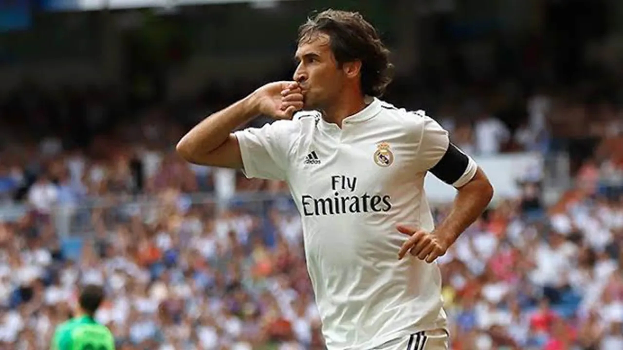 皇家马德里c罗领衔的最强阵容,本泽马当选欧洲足球先生谈c罗