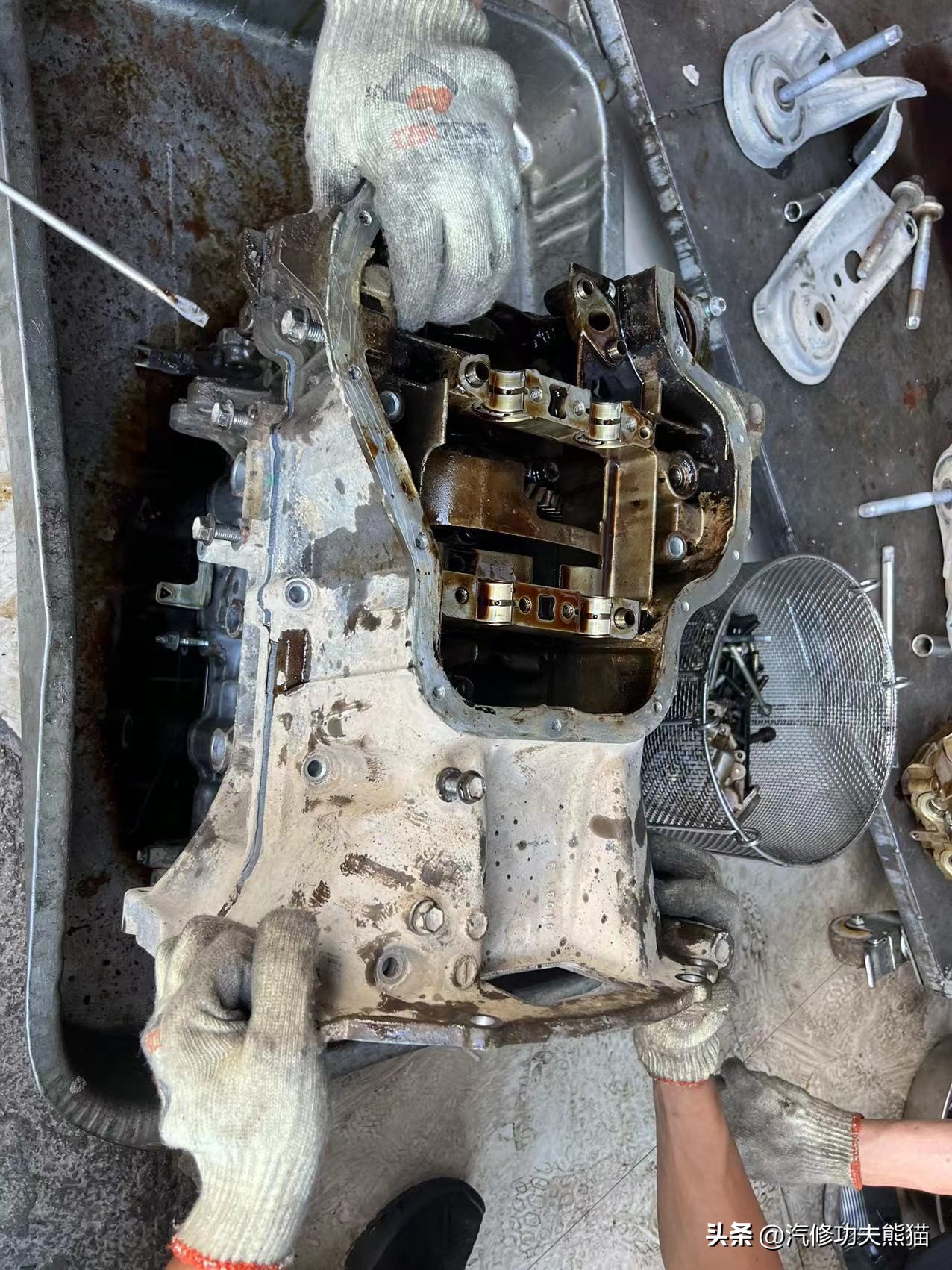 一车传三代丰田越野,六代半丰田凯美瑞烧机油