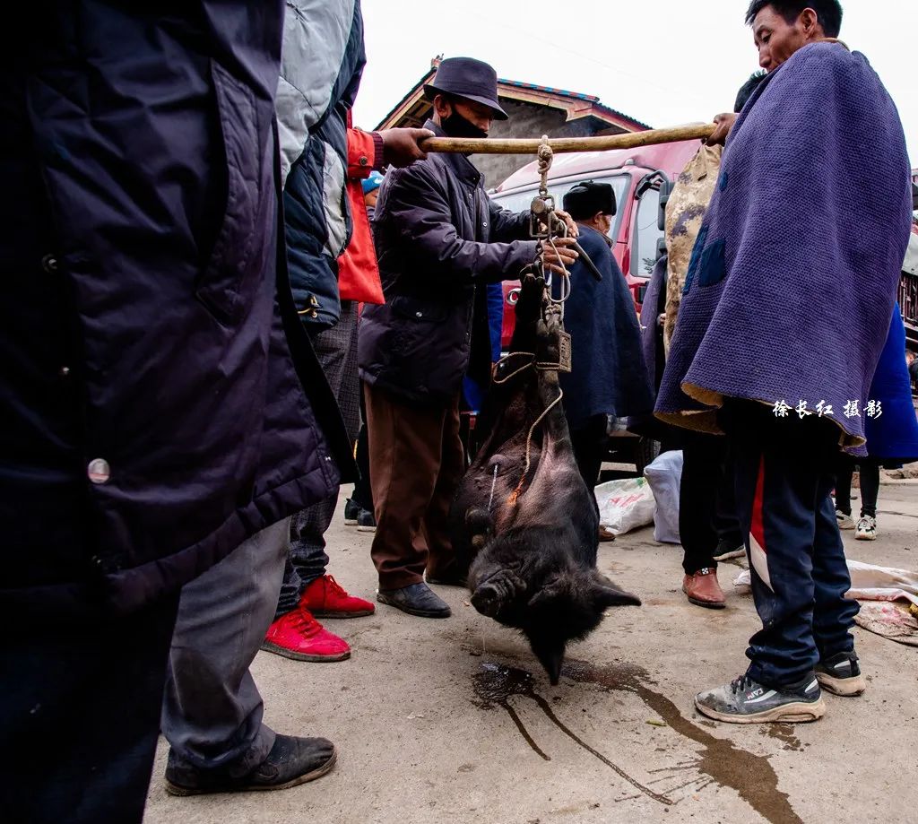 彝族千年传统民俗节日火把节、原生态赶集、幸福火车看凉山摄影团