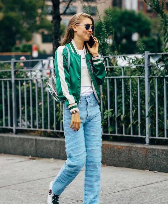 水桶包跟法棍包哪个更显气质,法棍包穿搭也太好看了吧