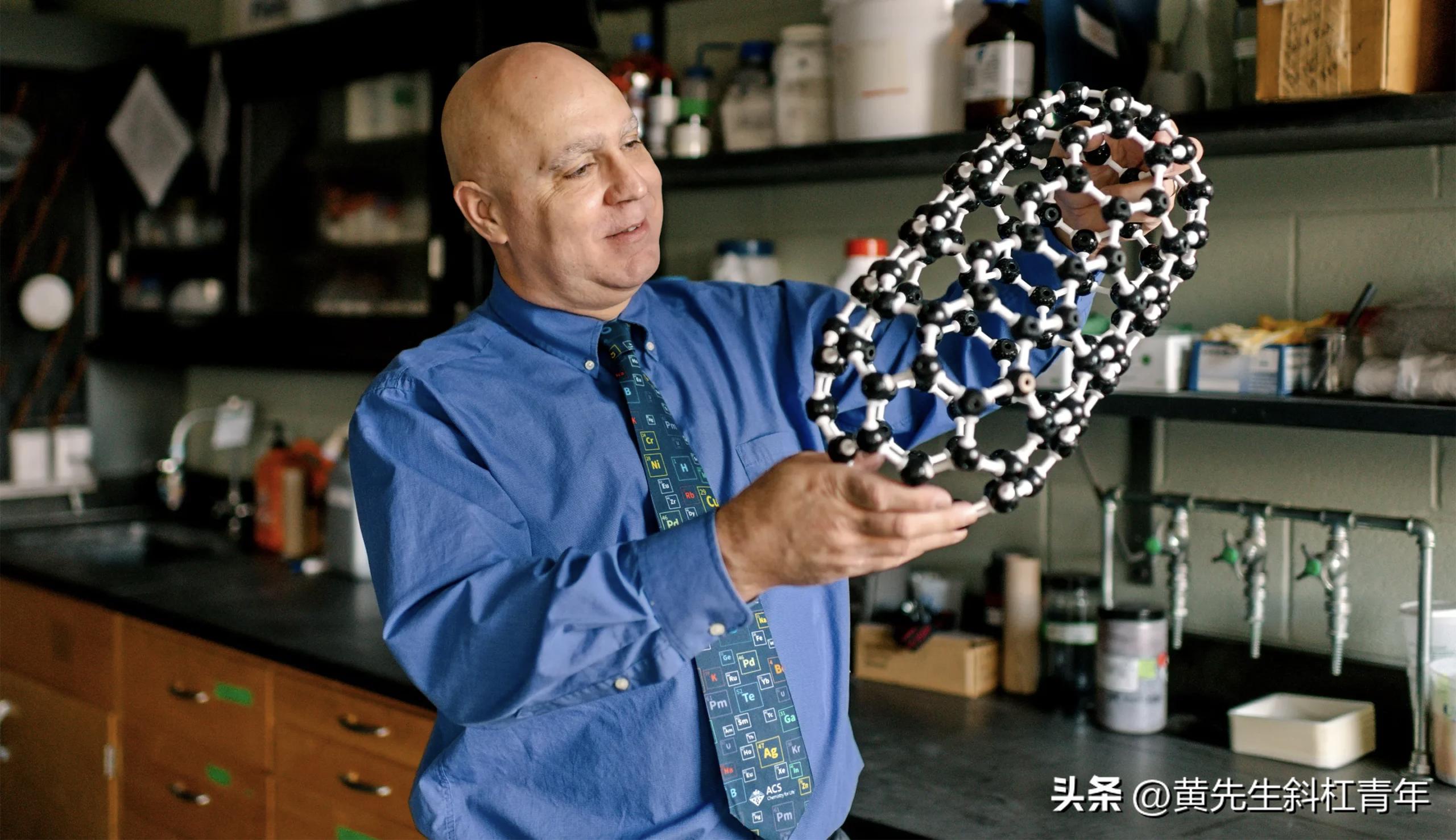 “Fullertubes”加入碳晶体家族