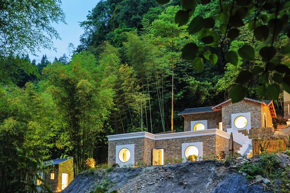 一起小住甜城，邂逅一个仲夏之梦