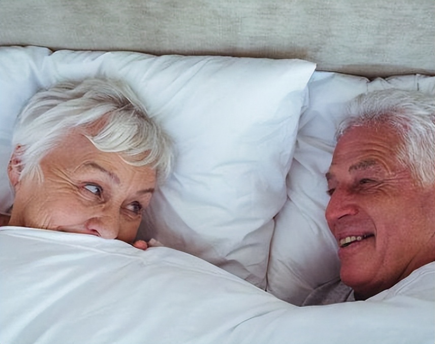 老年夫妻同住有什么益处,老年夫妻相处有什么好处