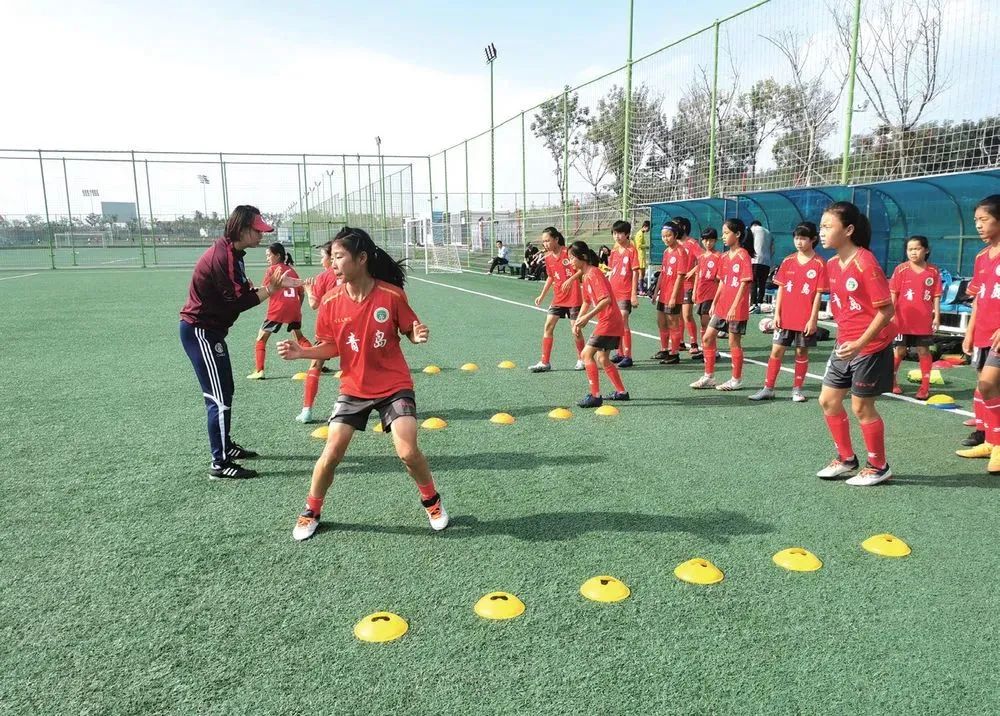 新华社点赞！青岛全力冲刺“足球之城”