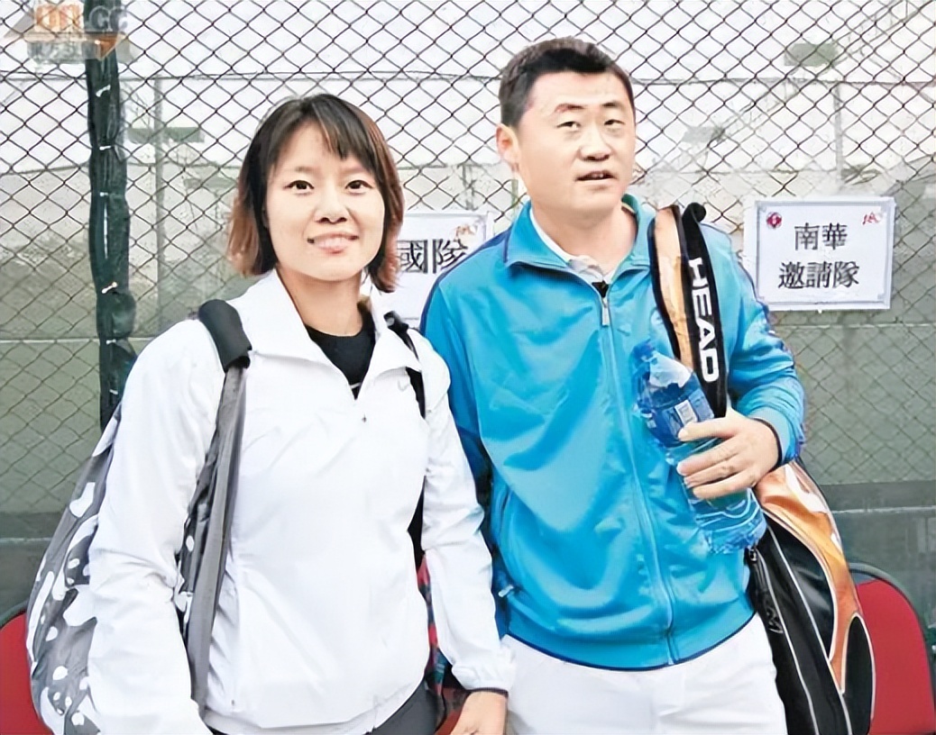 李娜澳网姜山,李娜的成就背后离不开姜山的支持