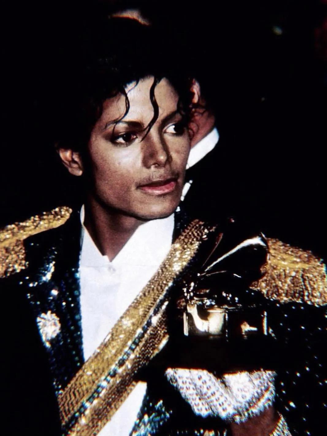 美国舞王迈克尔杰克逊经典演唱会,世界舞王迈克尔杰克逊大型演唱会