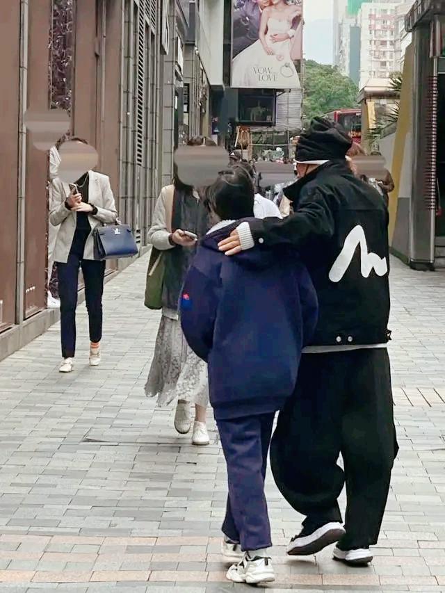 冯清陪同王宝强,王宝强与冯清近日情况