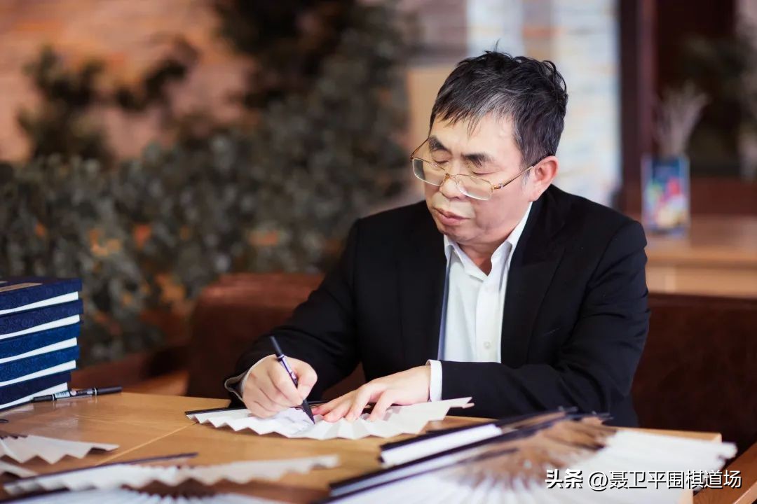 围棋棋圣聂卫平是疯子吗,棋圣聂卫平抗癌八年