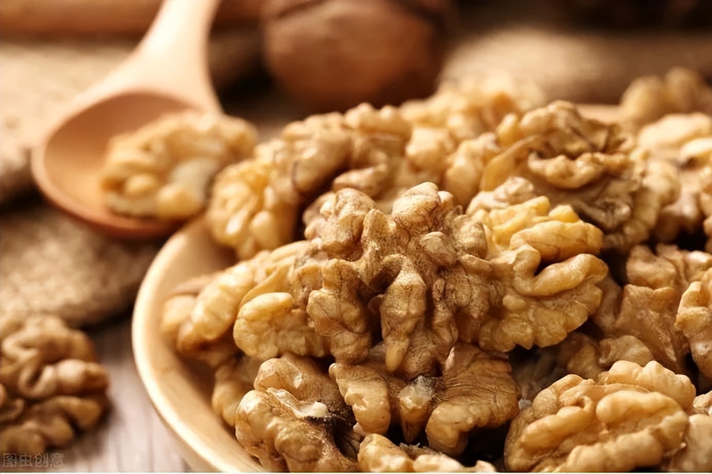 立冬后吃什么最好最有营养,立冬后少吃三物多吃4种水果