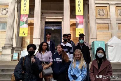 英国百年学院,英国私立文法学校