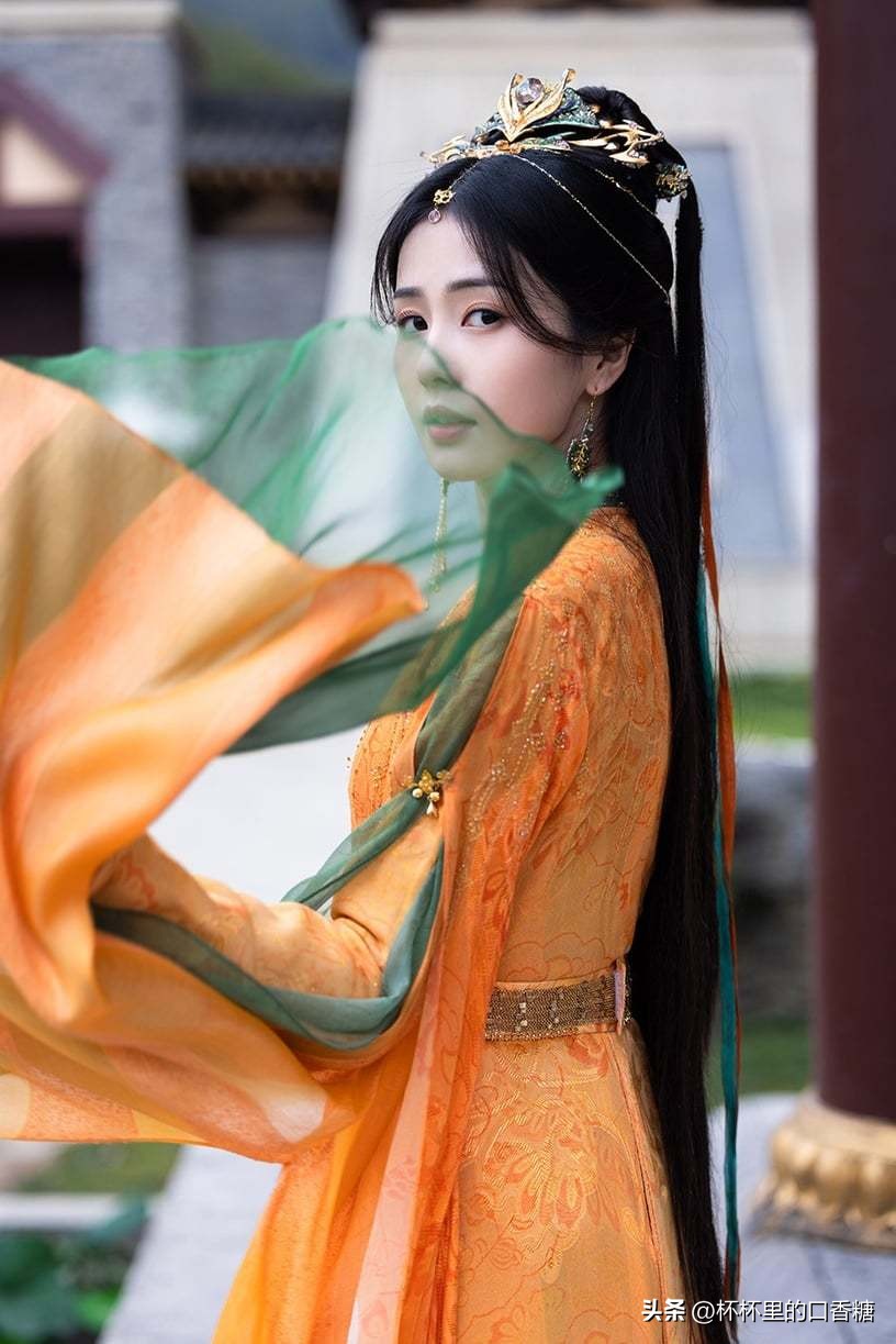 白鹿赵丽颖谁最受欢迎,被黑最惨的十个明星