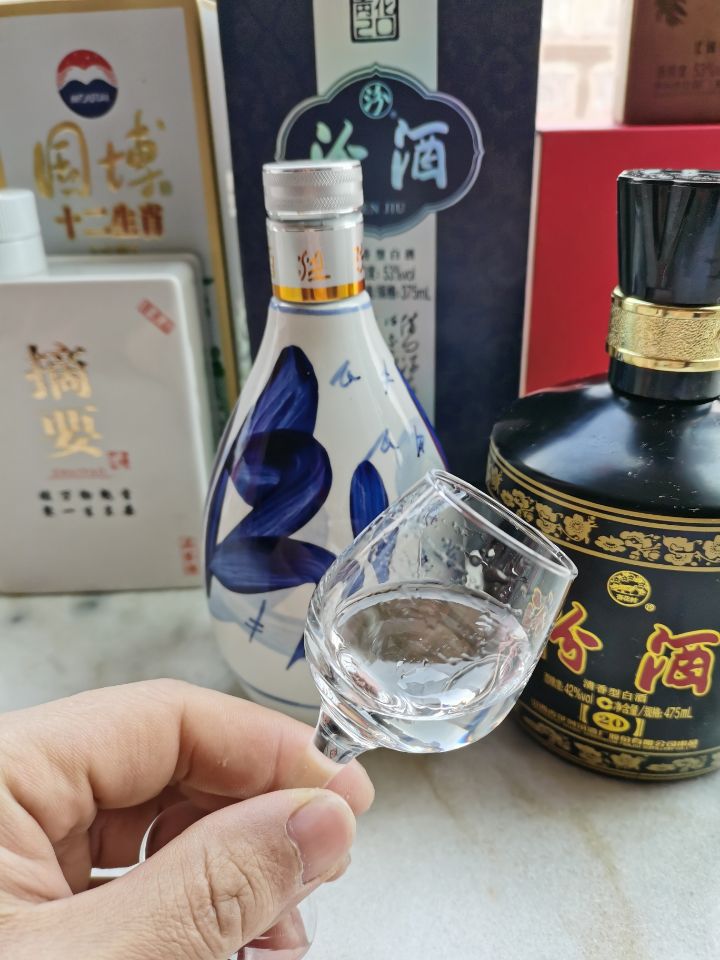青花汾有品鉴酒吗,53度青花汾复兴版品鉴