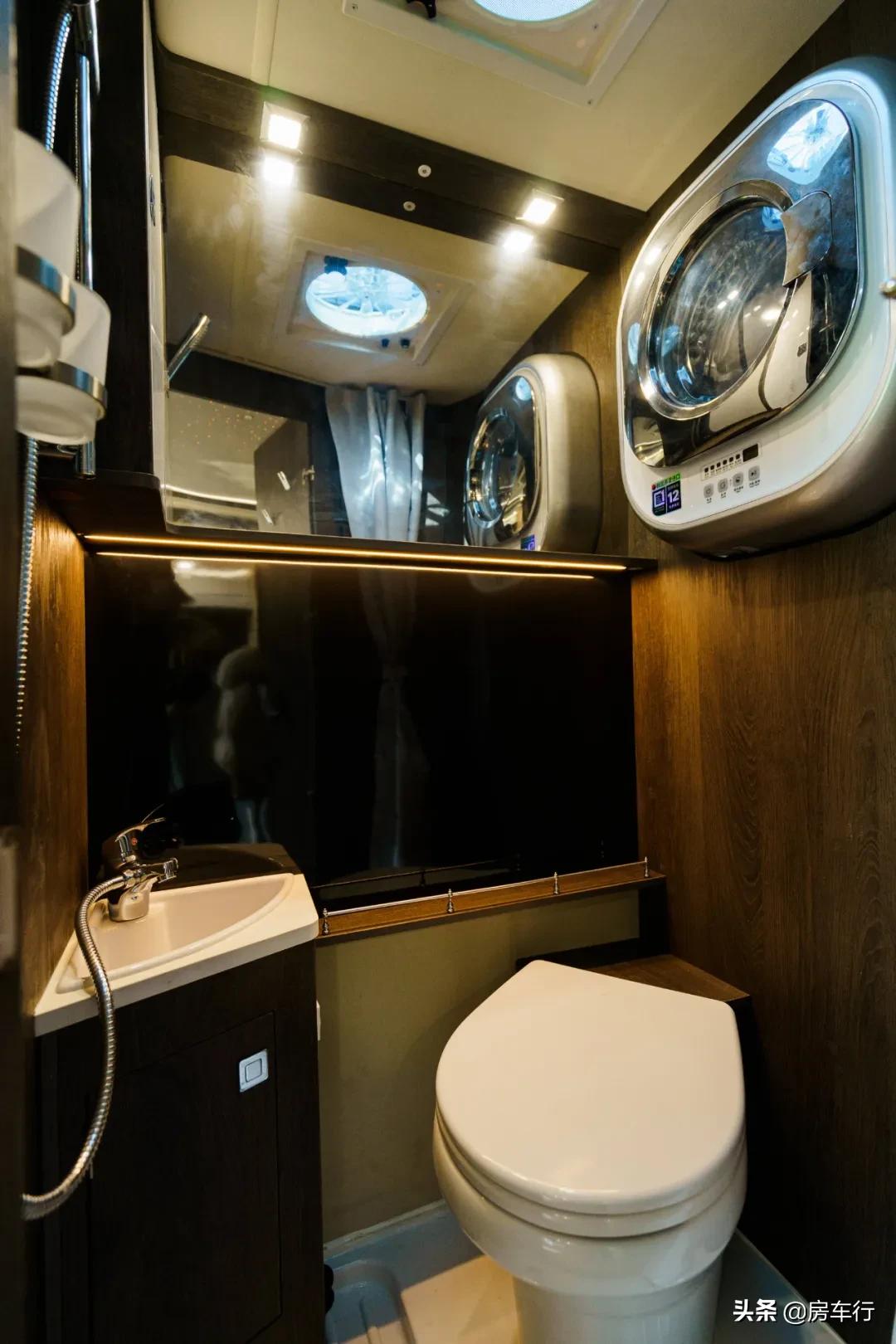 最新款进口顶级依维柯b型房车,依维柯房车推荐10万到20万之间7座