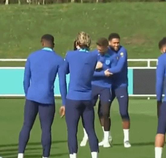 利物浦1亿英镑报价了贝林厄姆？