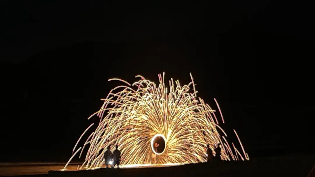 7月份人来人往街道,7月北京人山人海