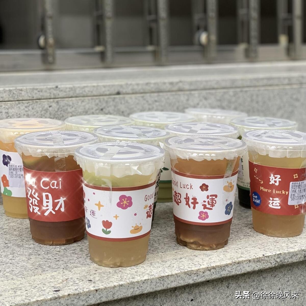 当代05后认为挣够多少钱就可以躺平了？05后的奇葩消费观