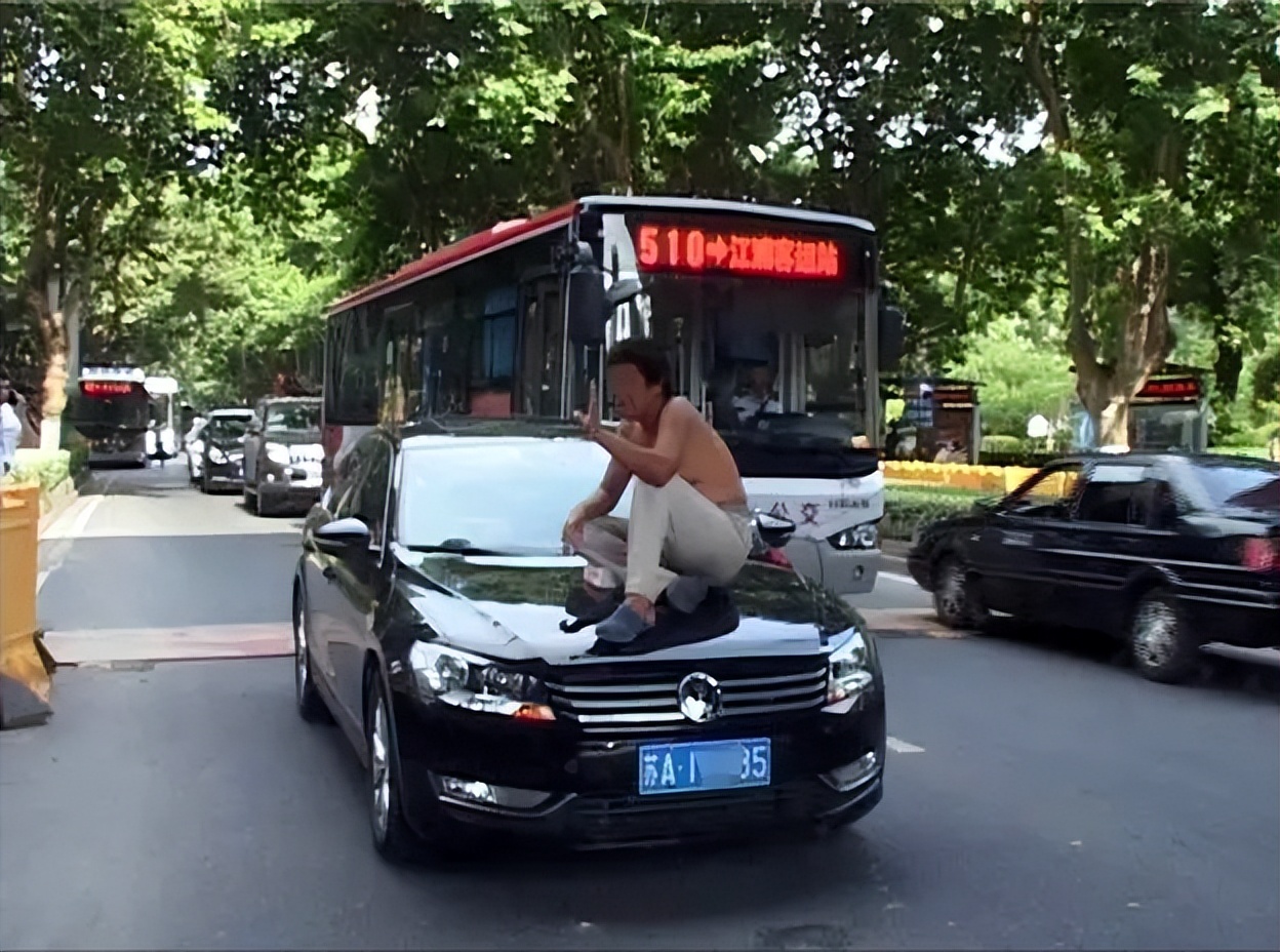 当代啃老年轻人现状,深度还原当代年轻人啃老