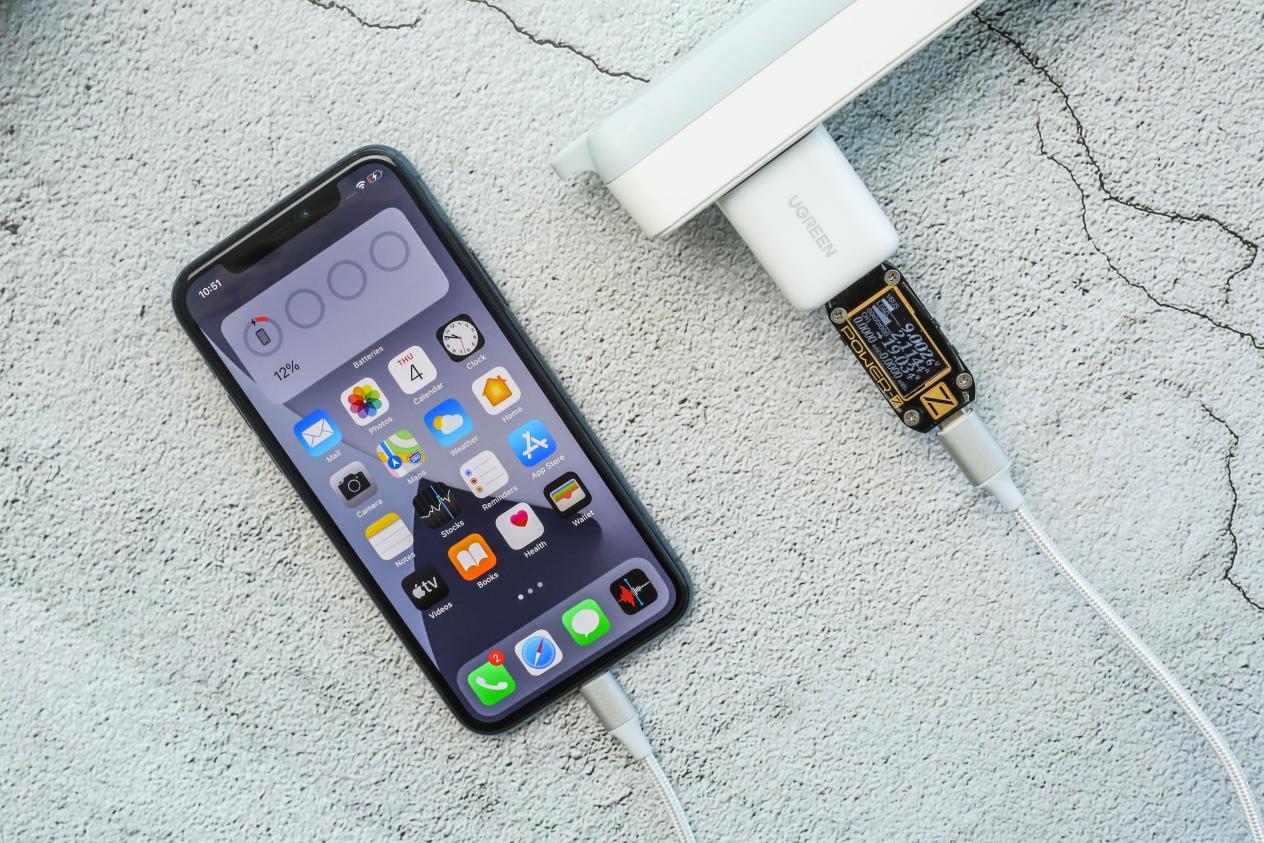 iphone20瓦快充头拆解教程,品牌苹果30w快充头拆解测评