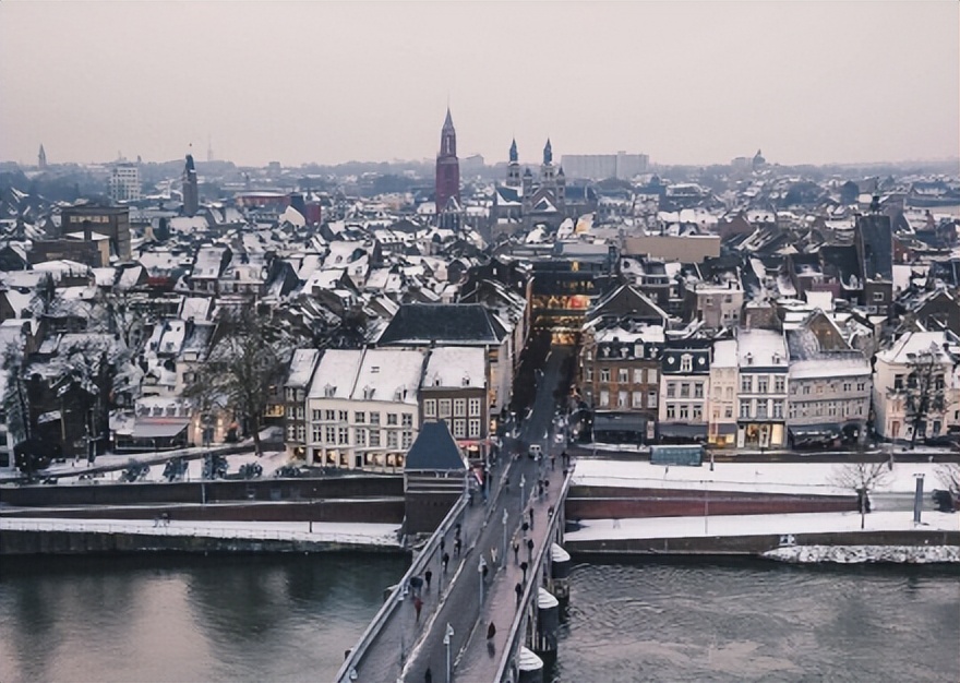 马斯特里赫特大学学费多少,就读体验马斯特里赫特大学