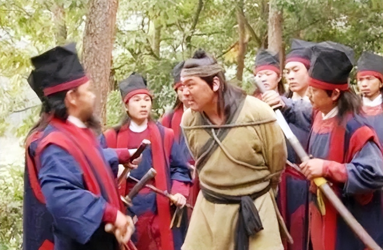 明朝万历年间，一女子变卖家产，却阴差阳错导致全家皆亡