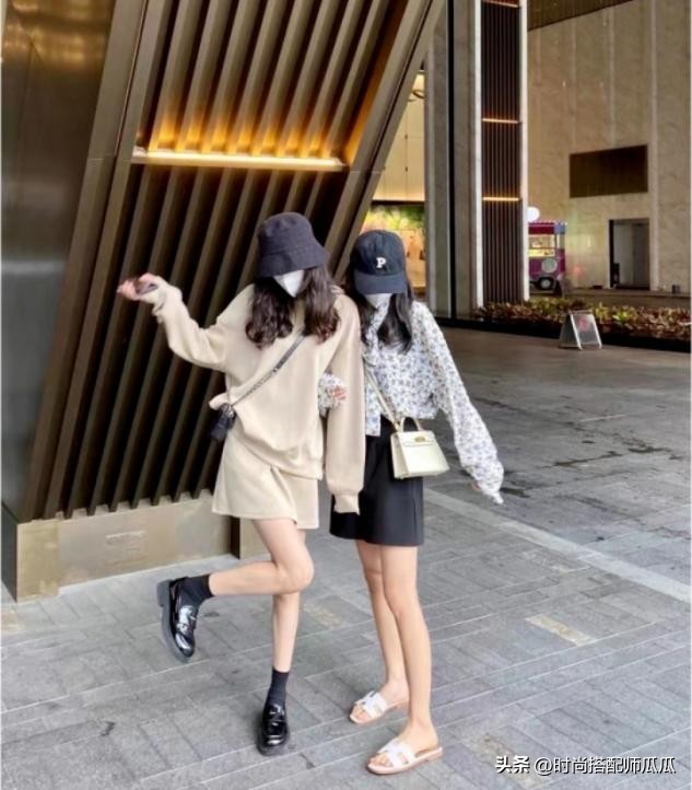 扔掉你的小白鞋吧,过时了!满街都是“乐福鞋+短袜”,特洋气
