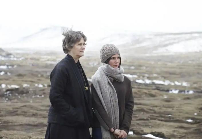 2004年，美国女孩入藏寻根，嫁农村小伙生3女儿，1条围巾卖1万元