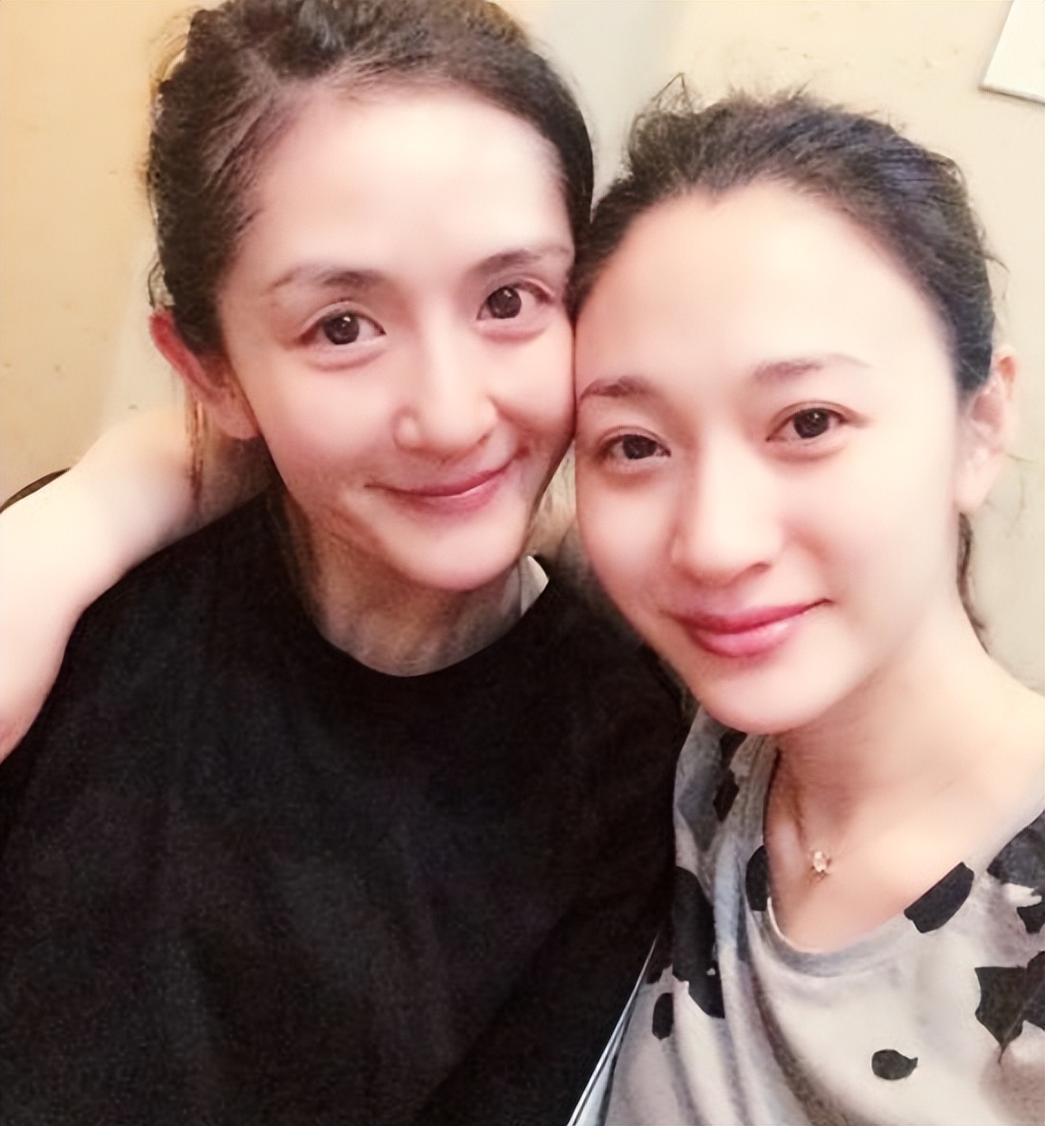 从“好闺蜜”到老死不相往来,再看李小冉和谢娜,究竟谁输谁赢?