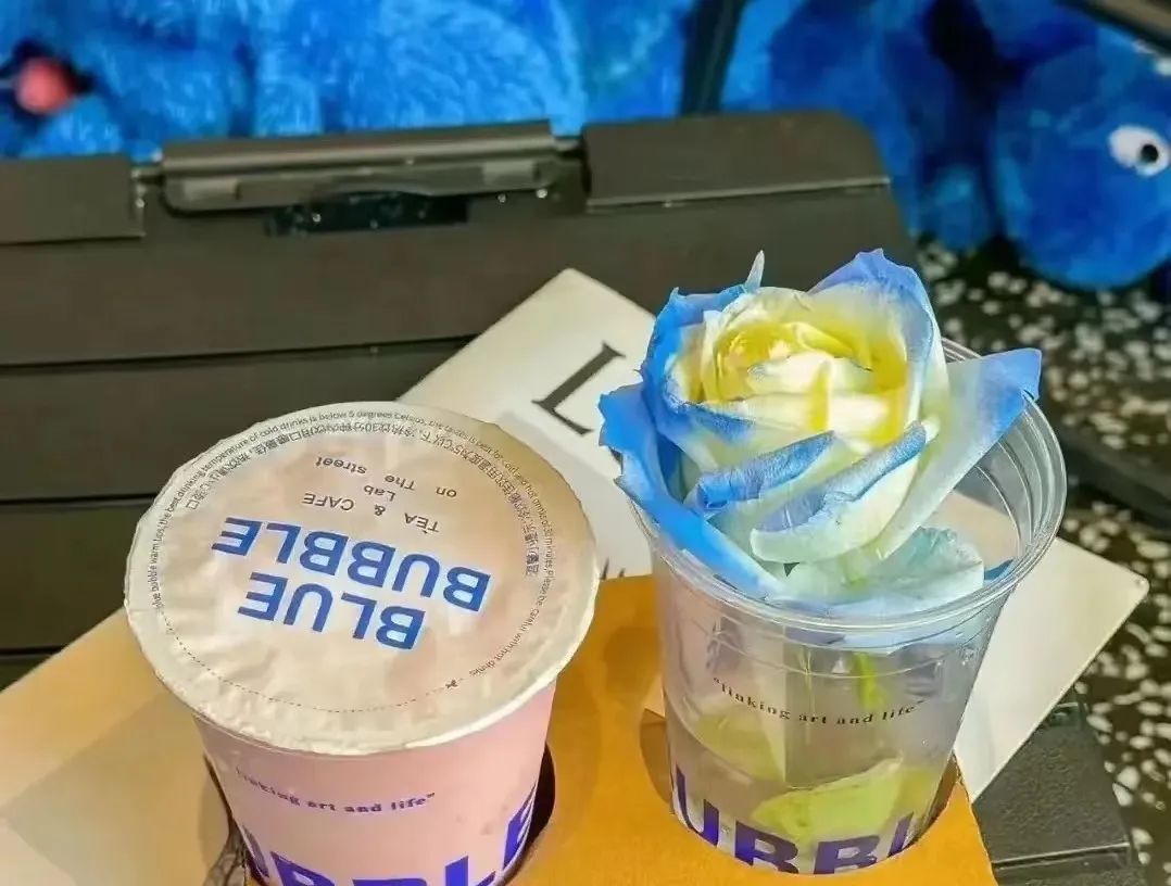 1元“玫瑰杯”爆红，蜜雪、甜啦啦都在玩！最新低成本营销来了